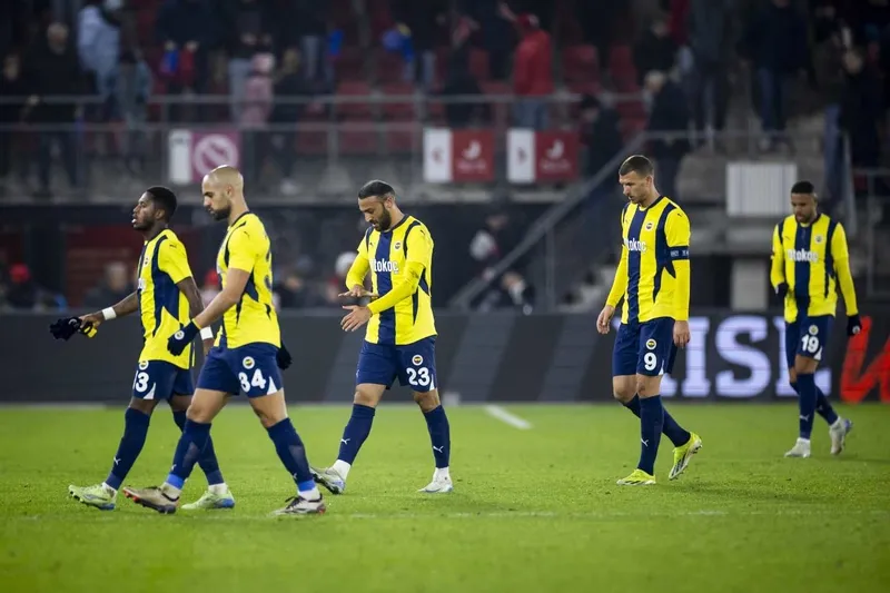cenk-tosun-fenerbahceden-ayrilmamakta-kararli-1765210810173.jpeg