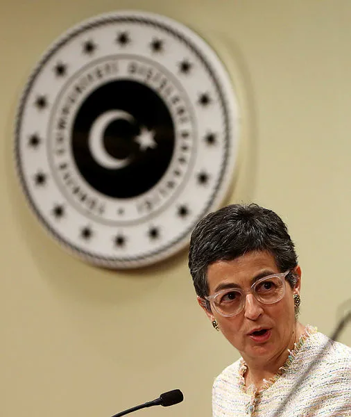 ispanya-disisleri-bakani-arancha-gonzalez-laya-turkiye-sadece-ortak-degil-dosttan-da-ote-bir-nato-muttefikidir-1595870085615.jpg