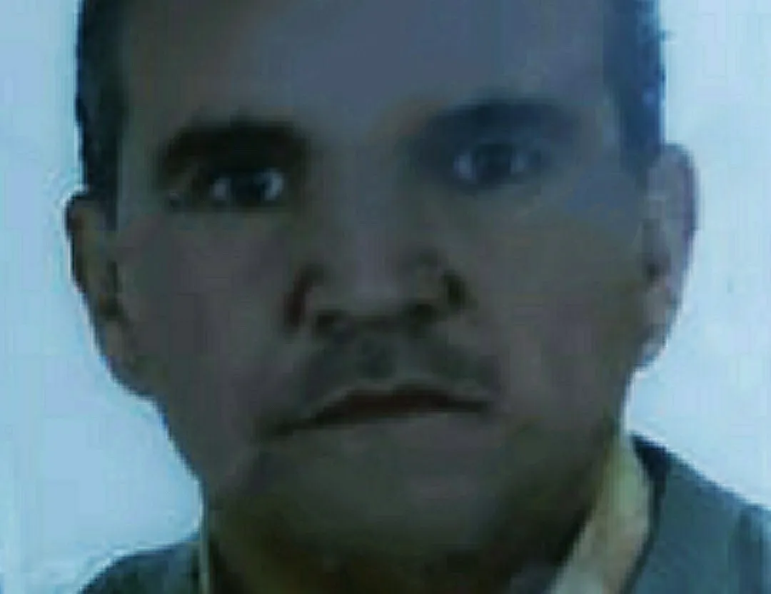 Tüfekle kendini vurdu