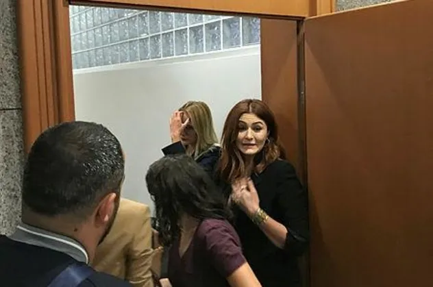 Başörtülü kadınlara "Burası Arabistan mı? Ne geziyorsunuz burada!" diyen Deniz Çakır beraat etti