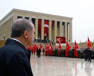 Erdoğan, Anıtkabir Özel defterini imzaladı