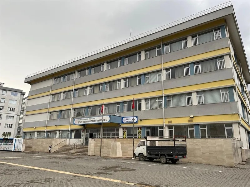 saldirinin-izleri-siliniyor-kahramanmarastaki-ogrenciler-pazartesi-gunu-yeni-binaya-tasiniyor-1776522664196.jpeg Saldırının izleri siliniyor: Kahramanmaraş'taki öğrenciler pazartesi günü yeni binaya taşınıyor-3