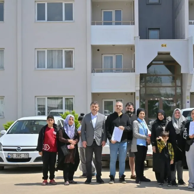 CHP enkaz altında kaldı! Tunç Soyerin kapı dışarı ettiği depremzedelere Başkan Recep Tayyip Erdoğan sahip çıktı