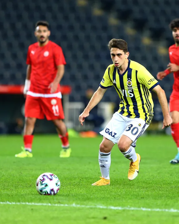 fenerbahce-imza-attiramadi-omer-faruk-beyaz-artik-40-milyon-euro-1611394572672.jpg Fenerbahçe imza attıramadı! Ömer Faruk Beyaz artık 40 milyon euro-4