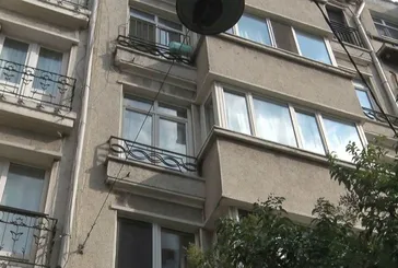 Cihangir'de kan donduran olay! Kız kardeşini meyve bıçağıyla katletti! Önce 20 kez bıçaklayıp öldürdü sonra kendini 3. kattan attı