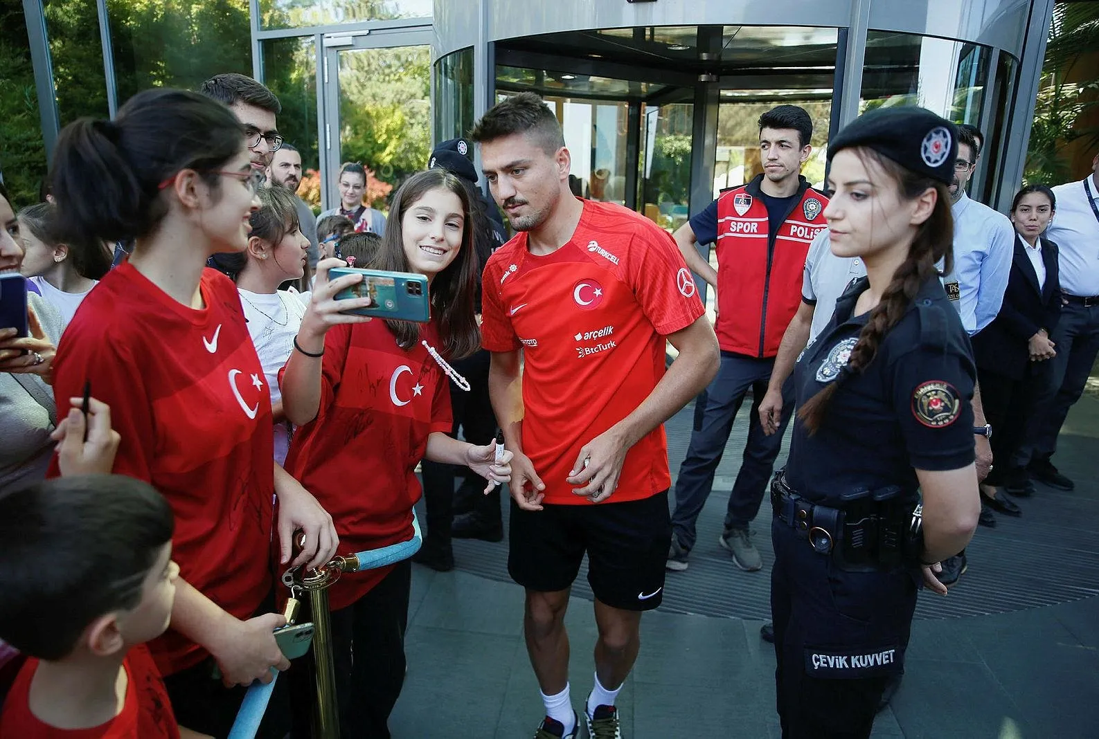 A Milli Futbol Takımı Hollanda’ya gitti