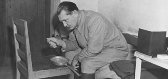 1946