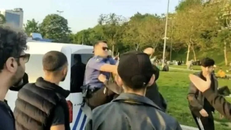 Kadıköy’de polise mukavemet eden 5 kişiye gözaltı