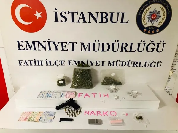 istanbulda-uyusturucu-cetesi-cokertildi-ozgurluk-anitiyla-ilan-verdiler-1647093990633.jpg İstanbul'da uyuşturucu çetesi çökertildi! Özgürlük Anıtı'yla ilan verdiler-2