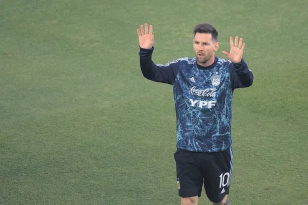 ersin-destanoglunu-kadrosuna-katmak-isteyen-nice-rotayi-tottenhamin-file-bekcisi-hugo-llorise-cevirdigi-iddia-edildi-1641160820933.jpeg Ersin Destanoğlu'nu kadrosuna katmak isteyen Nice rotayı Tottenham’ın file bekçisi Hugo Lloris'e çevirdiği iddia edildi-9