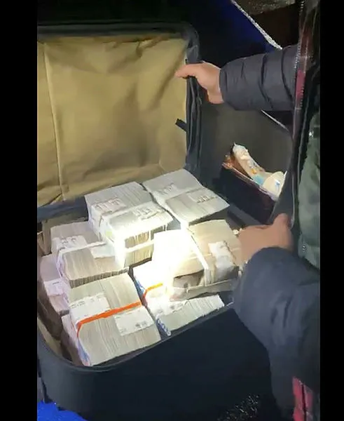 baskentte-yasa-disi-bahis-operasyonu-31-kisi-gozaltina-alindi-1607675302248.jpg Başkent'te 'yasa dışı bahis' operasyonu! 31 kişi gözaltına alındı-2