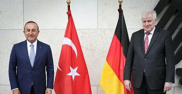 Son dakika: Bakan Çavuşoğlu, Almanya İçişleri Bakanı Seehofer ile görüştü