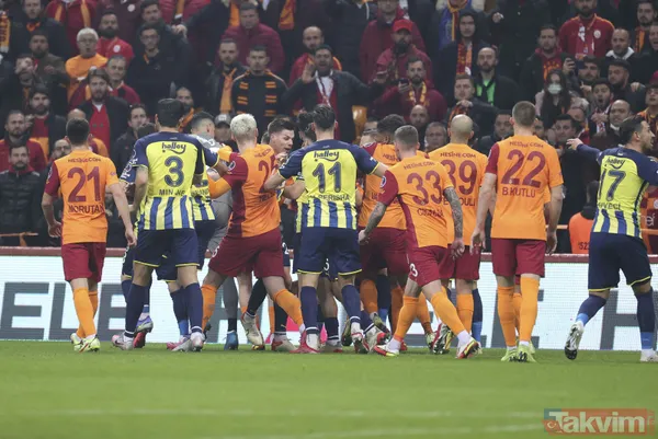 Galatasaray-Fenerbahçe derbisi sonrası sert sözler: Yangın onun yüzünden çıktı! - 13