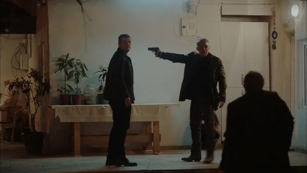 ates-kuslari-8-bolum-fragmani-yayinlandi-gulayse-hazirlan-seni-istemeye-geliyorum-1678483805252.jpg Ateş Kuşları 8. bölüm fragmanı yayınlandı: “Gülayşe hazırlan! Seni istemeye geliyorum...”-2