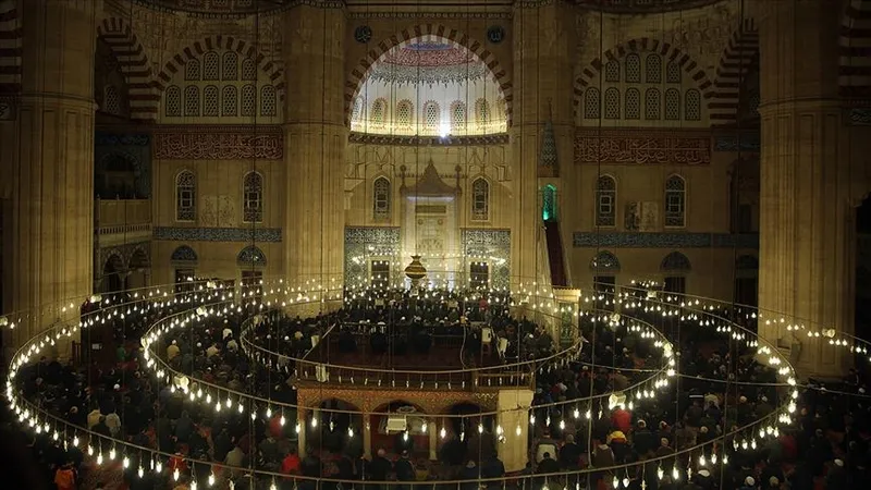 mevlid-kandili-2025-diyanet-dini-gunler-takvimi-ile-mevlid-kandili-ne-zaman-hangi-gun-1755004165251.jpg (AA)