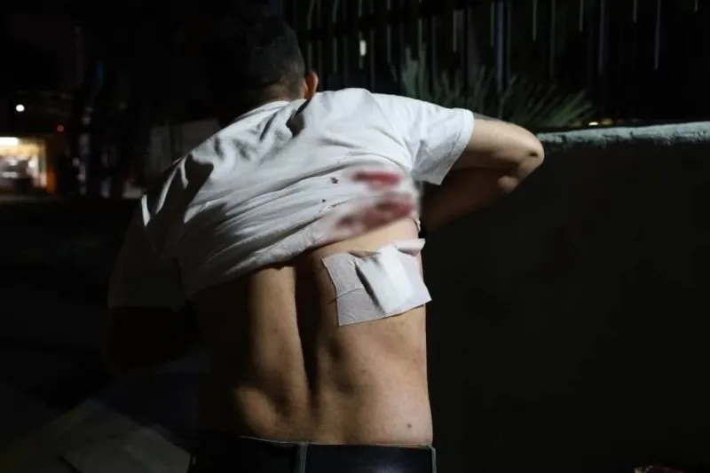 Son dakika: İzmir'de yine taksici olayı! Tartıştığı kişi sırtından bıçakladı-1