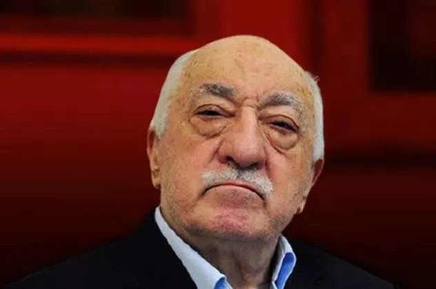 FETÖ'nün yeni yapılanmasına dair çarpıcı detaylar ortaya çıktı! Yeni görevlendirmeler, güvenlik rehberi, Bylock benzeri ağ...