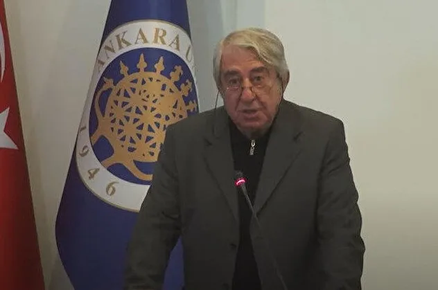Öğrencisine "ne diye başörtüsü takıyorsun" diyen Metin Kazancı'nın Ankara Üniversitesi'ndeki görevine son verildi!