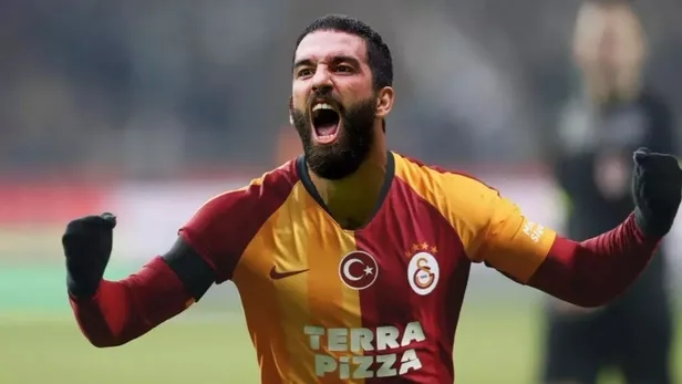 sevenleri-sokta-arda-turan-futbolu-neden-birakti-arda-turan-yasi-kariyeri-ve-hayati-1662986345124.jpeg
