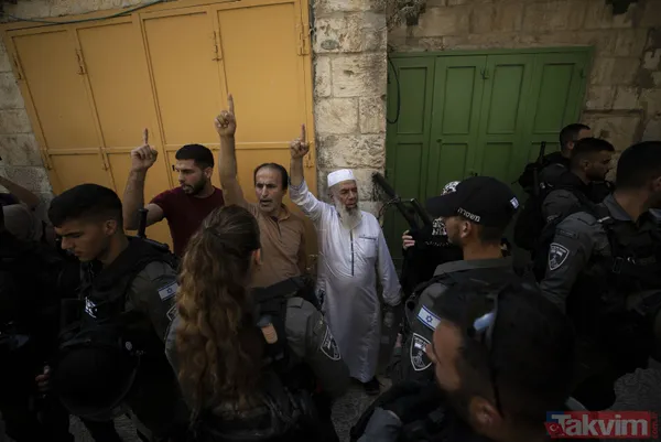 Siyonist işgalcilerden İsrail polisi eşliğinde Mescid-i Aksa'ya alçak baskın - 17
