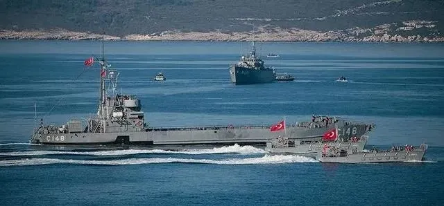 turkiye-taslari-yerinden-oynatiyor-yunanistan-disisleri-bakani-yorgos-yerapetritisten-turkiye-aciklamasi-iki-u-1700932536309.jpeg Yunanistan Dışişleri Bakanı Yorgos Yerapetritis'ten Türkiye açıklaması: Samimi işbirliği niyetimiz var-3