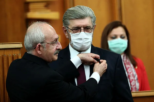 Son dakika: CHP'de Cihangir İslam isyanı! İstifa edenleri hatırlatarak gönderme yaptılar!