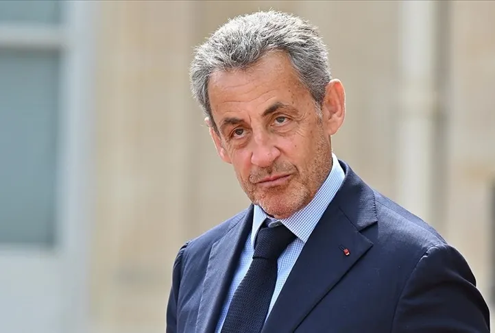 Sarkozy hakim karşısında