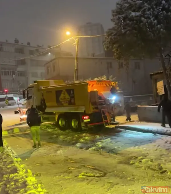 İstanbul’da kar yağdı trafik kilitlendi! İETT otobüsleri yine yolda kaldı - 28