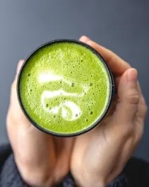 Uzmanlar uyardı: Bu içecekler saçları zayıflatıyor, dökülmeyi hızlandırıyor - 6