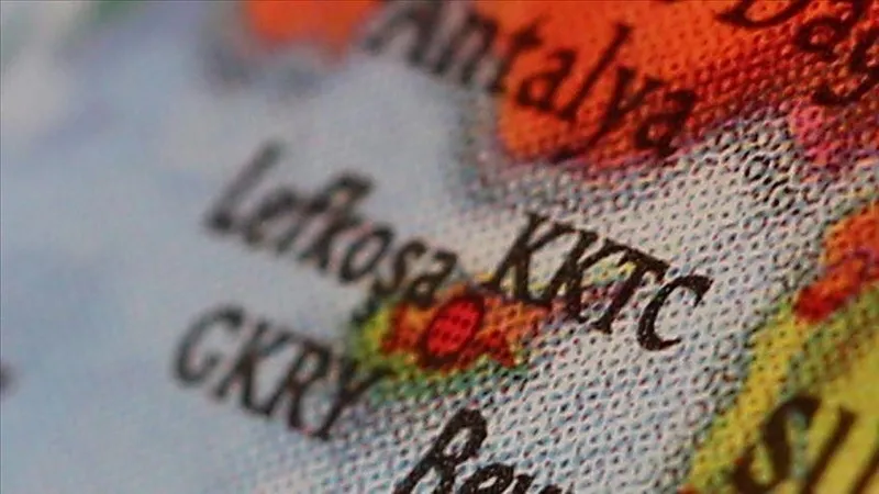 guney-kibrista-paskalya-bayrami-bahanesiyle-turk-bayragini-yaktilar-1776008316146.jpeg Güney Kıbrıs'ta Paskalya Bayramı bahanesiyle Türk bayrağını yaktılar!-2