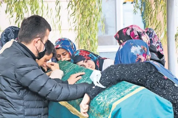 Hüseyin Şentürk, 50 yıllık eşini ve kızını silahla katletti (Yaşam haberleri)-2
