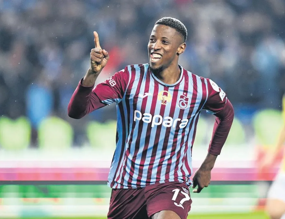 Eski yıldızları geride bıraktı