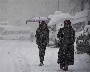 Mersinde okullar yarın tatil mi? Hangi ilçelerde tatil? 7 Ocak Salı Valilik ve MEB Mersin kar tatili var mı?