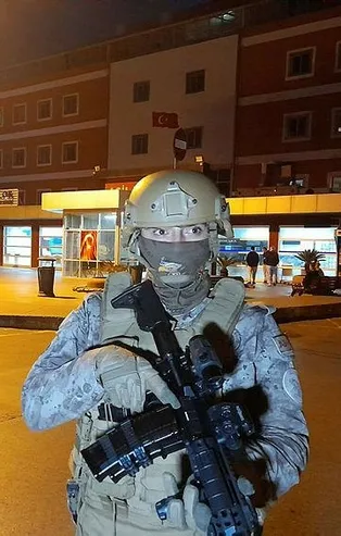 Bakırköy'de hastane önünde silahlı saldırı! Ölü ve yaralılar var
