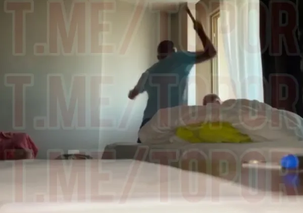 antalyada-5-yildizli-otelde-rus-turist-anne-ve-babasini-cekicle-katletti-cinayet-aninin-videosu-ortaya-cikti-1664189552286.jpg Antalya'da 5 yıldızlı otelde Rus turist anne ve babasını çekiçle katletti! Cinayet anının videosu ortaya çıktı-7