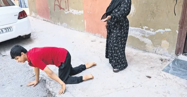 Vicdansızlık! Engelli Enes’in tekerlekli sandalyesi çalındı: Şimdi emekleyerek geziyor