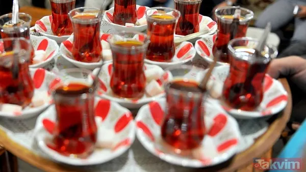 Koyu Renkli İdrar Konsantrasyon Eksikliği Yorgunluk Ve Halsizlik Bu Belirtiler Görüldüğünde Su Tüketiminin Artırılması Gerektiğini Ve Gerekli Durumlarda Hekime...