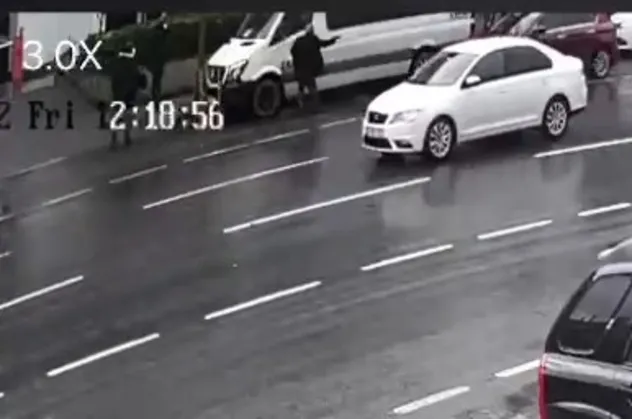 Üsküdar'da 700 bin liralık gasp! Kurye kurşun yağdırdı