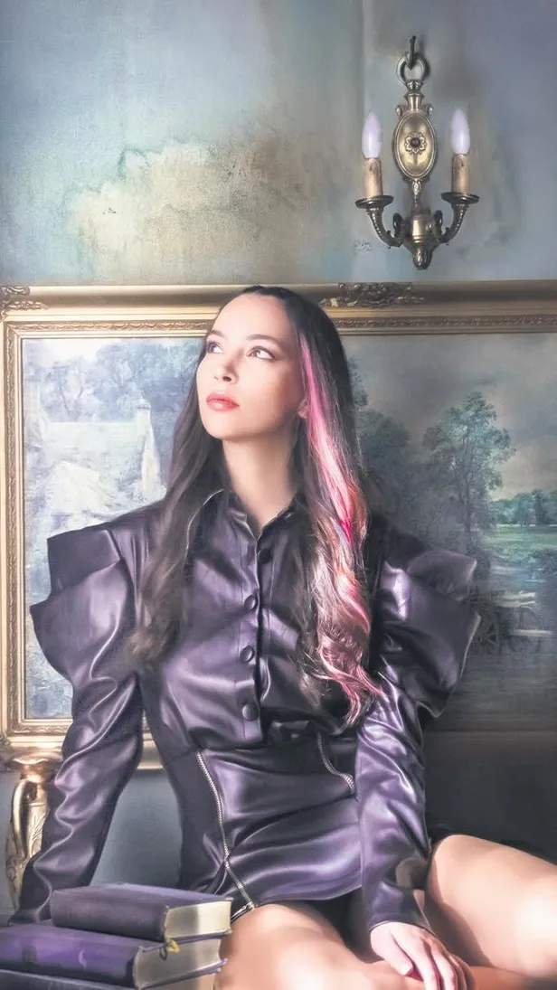 hadisenin-gundeme-bomba-gibi-dusen-hamile-oldugu-iddialarina-guzel-popcudan-cevap-geldi-1645815786479.jpeg Hadise'nin gündeme bomba gibi düşen hamile olduğu iddialarına güzel popçudan cevap geldi-3