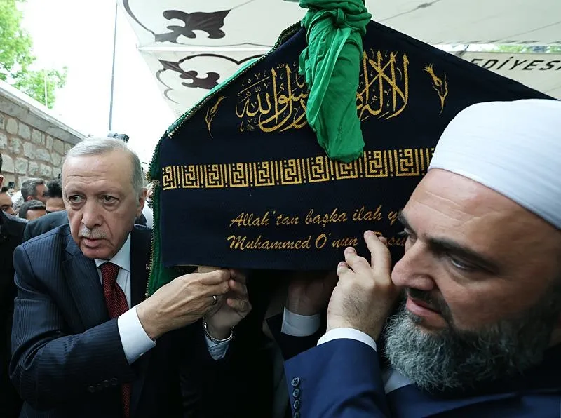 İsmailağa Cemaati lideri Hasan Kılıç'a Hakk'a uğurlandı! Başkan Erdoğan cenaze namazına katıldı | Cemaatin yine lideri Fikri Doğan-8