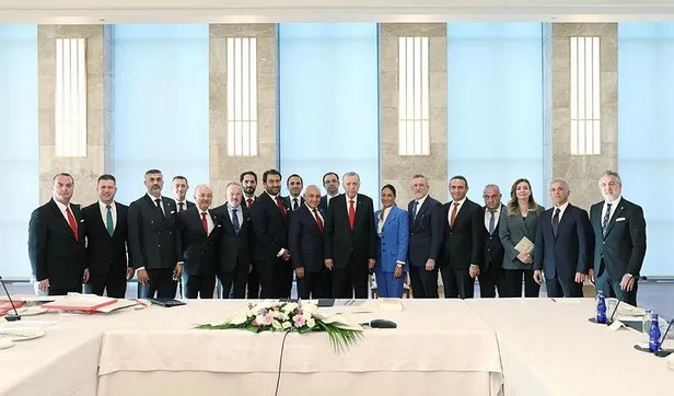 baskan-recep-tayyip-erdogan-tff-ve-ampute-milli-futbol-takimini-kabul-etti-1667405229058.jpeg