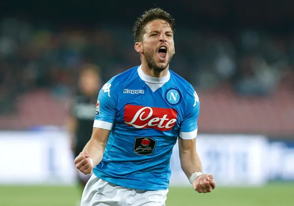 trabzonspor-mertens-icin-yarista-hamsik-devreye-girdi-1659361371724.jpg Trabzonspor Mertens için yarışta! Hamsik devreye girdi-3