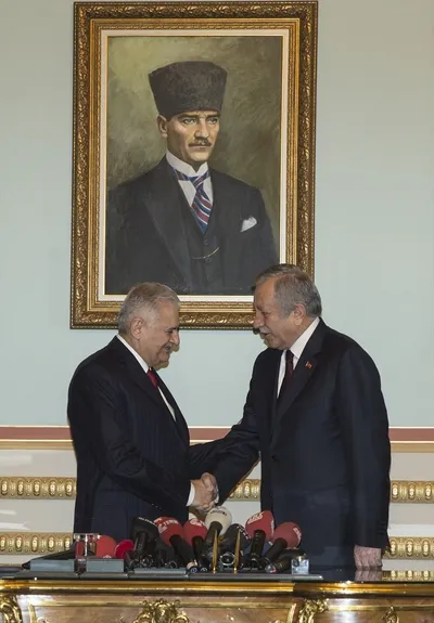 Binali Yıldırım TBMM Başkanlığı görevini Celal Adan'a devretti-2