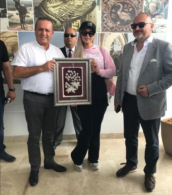 Paris Hilton turne için Kıbrıs'a geldi - 4