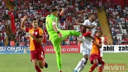 Ahmet Çakar’dan Antalyaspor-Galatasaray maçının VAR hakemleri için şok sözler