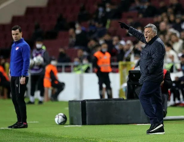 steaua-bukresin-patronu-becaliden-galatasaraya-sitem-morutan-icin-odeme-almadim-1642460648639.jpeg Steaua Bükreş’in patronu Becali'den Galatasaray'a sitem! "Morutan için ödeme almadım"-3
