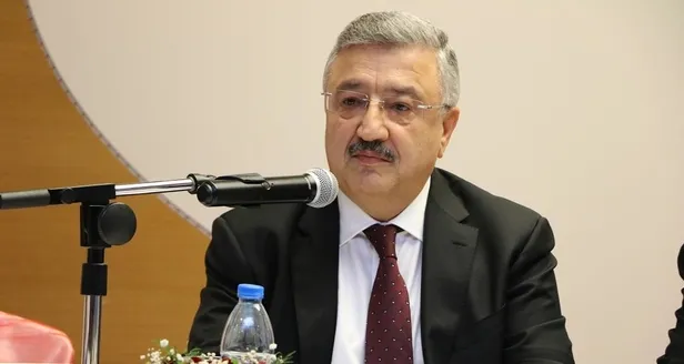 chpli-tunc-soyerin-depremzedeleri-sokaga-atma-kararina-tepkiler-dinmiyor-20-aydir-tek-yaptigi-sey-deprem-aniti-1654309586964.jpeg CHP'li Tunç Soyer'in depremzedeleri sokağa atma kararına tepkiler dinmiyor: 20 aydır tek yaptığı şey deprem anıtı-3