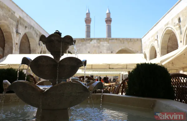 Sivas'ta Şifaiye Medresesi'nin restorasyonundan ana eyvan kemerinin taşları arasında inşaat malası unutuldu - 9