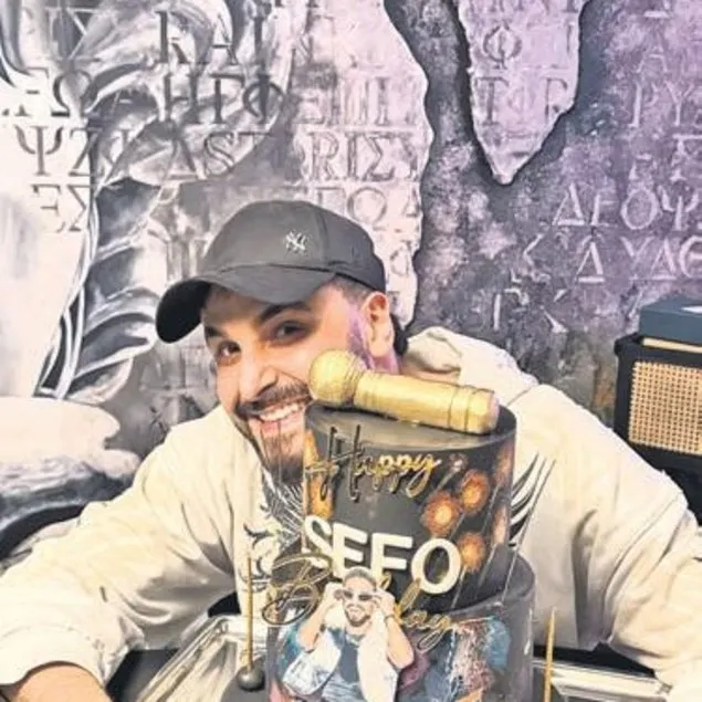 Sürpriz kutlama