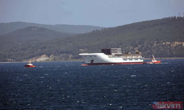 Romanya'da inşa edilen dev yolcu gemisinin ön bölümü Çanakkale Boğazı'ndan geçti - 2